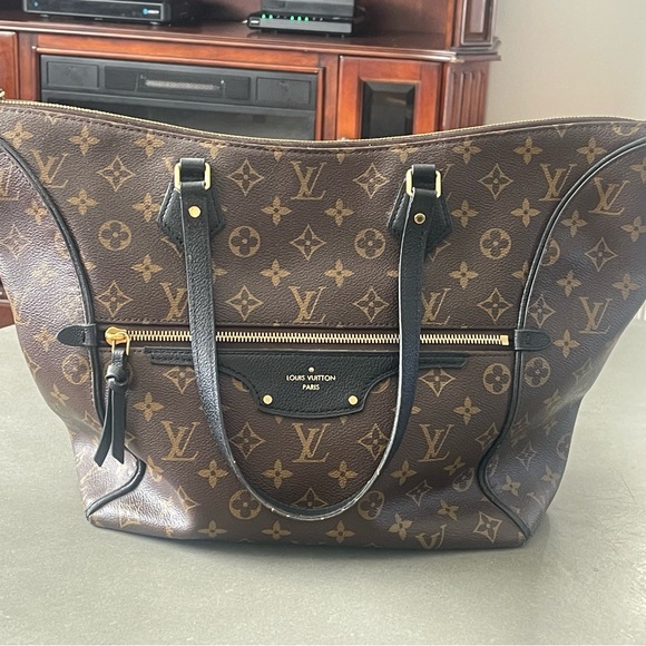 LV Monogram Medium sized bag - Picture 1 of 7